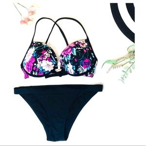 SSLE‼️Target/Women/Swimsuits/Bikinis‎/NWT
SET 👙